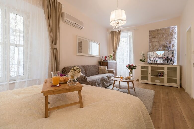 Hotel Apartments And Rooms Perla
