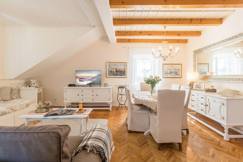 Hotel Apartments And Rooms Perla