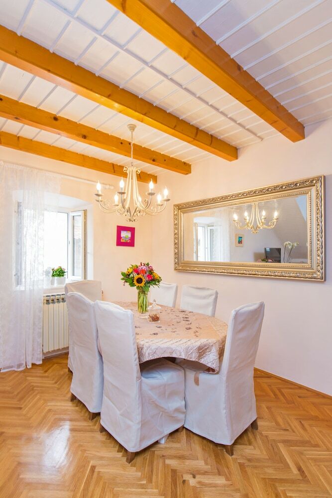 Hotel Apartments And Rooms Perla
