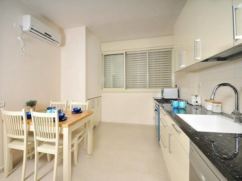 Housea - Sea View Apartment