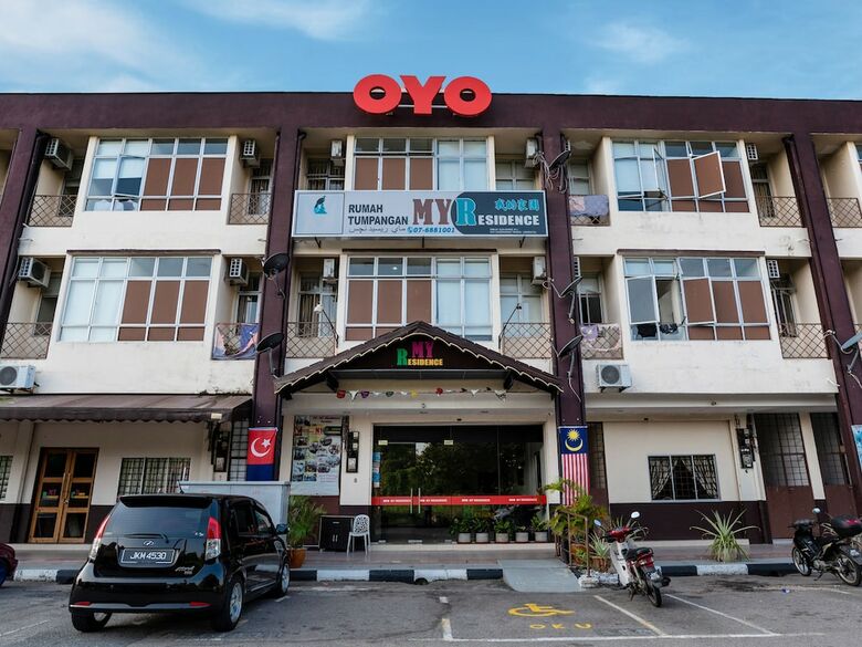 Oyo 586 My Residence Hotel