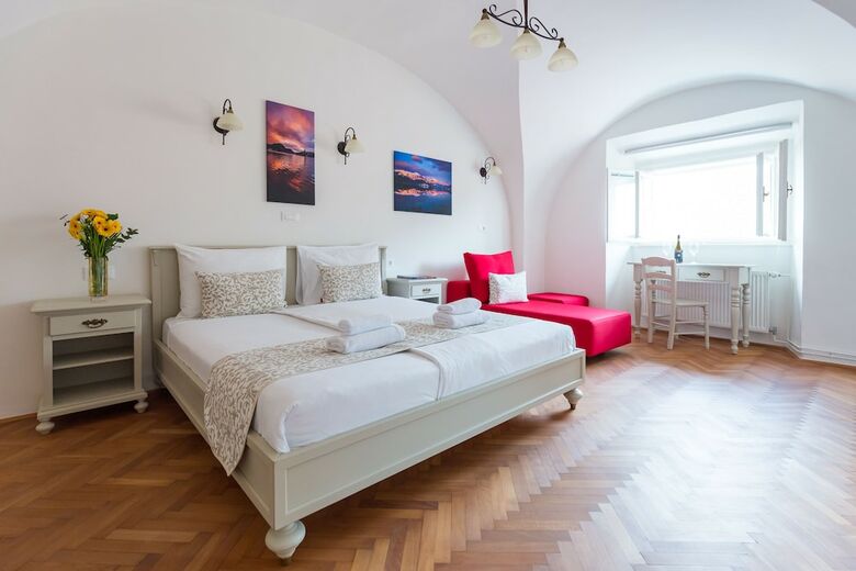 Hotel Barbo Palace