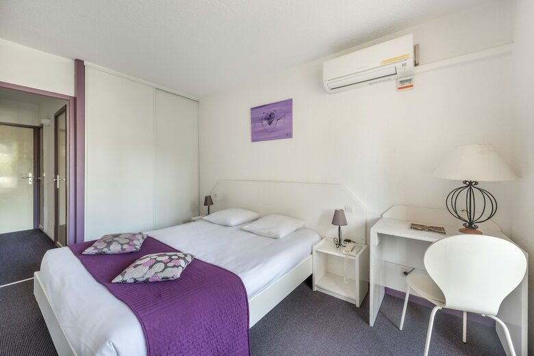 Hotel Le Clos Des Bruyeres