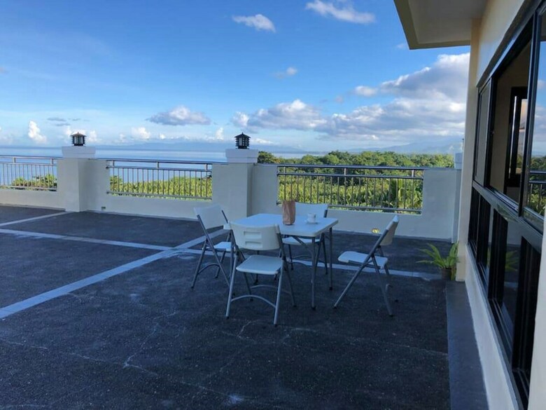 Godo's Hotel And Restaurant