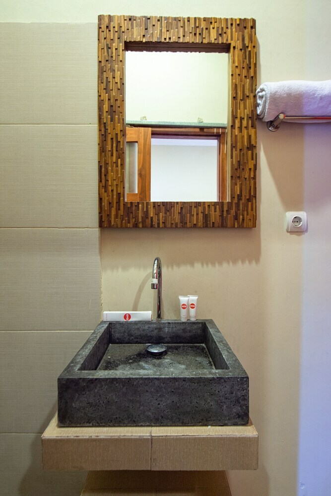 Hostal Oyo 290 Omahkoe Jaban Residence