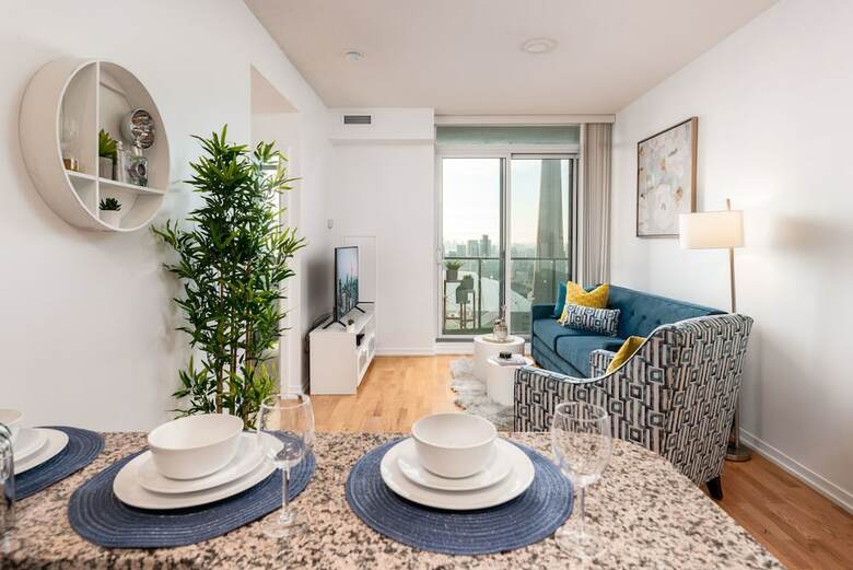 Quickstay - Elegant & Modern Condo (Cn Tower Views)