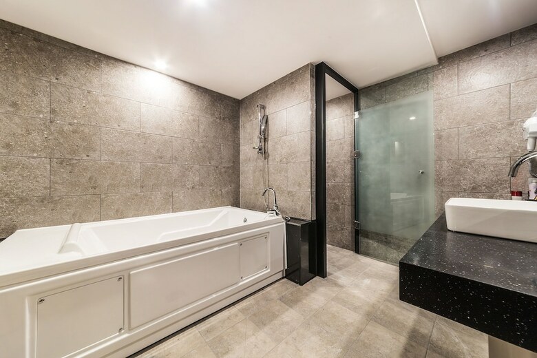 Xym Hotel
