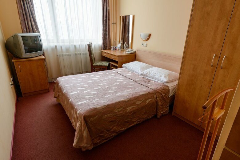 Azimut Hotel Mirniy