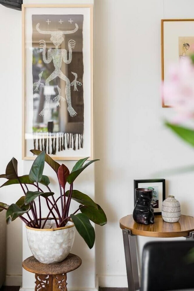 Waterfront Apartment Brimming With Inspirational Artwork