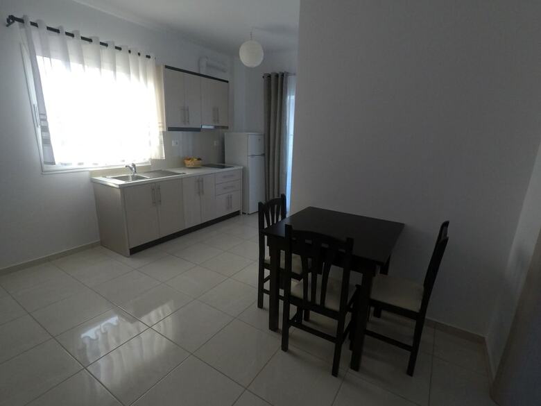 Priv� Hotel And Apartment