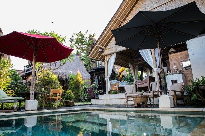 Hotel Rumah Lumbung