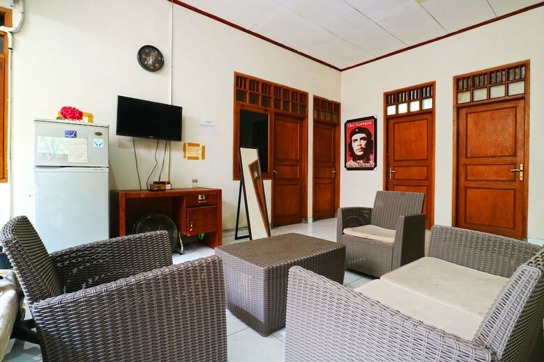Hotel Premium Senen Guesthouse