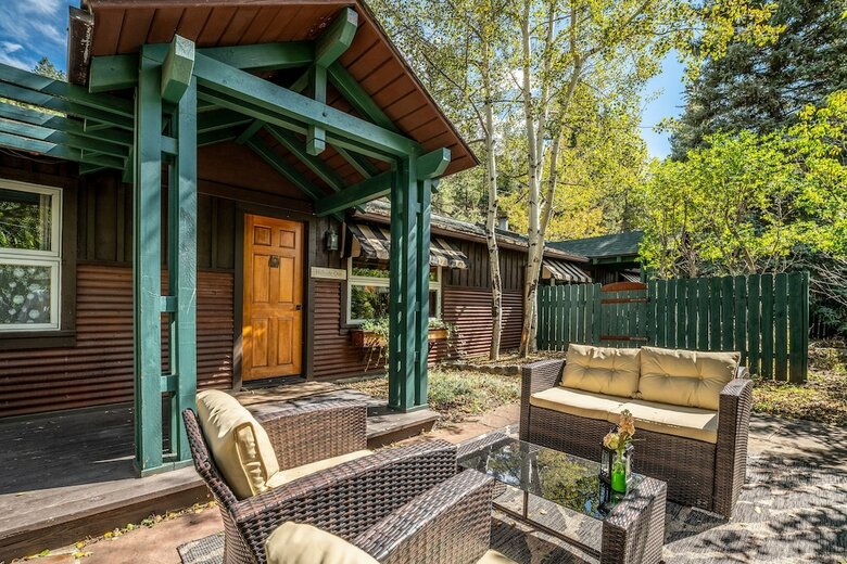 Bed & Breakfast Highland Haven Creekside Inn