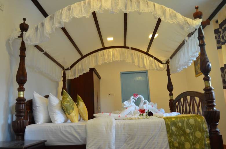Hotel Golden Grove Villa