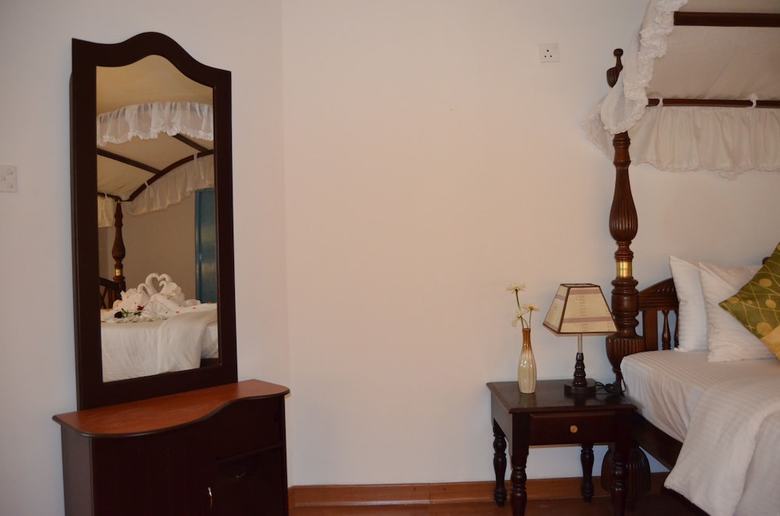 Hotel Golden Grove Villa