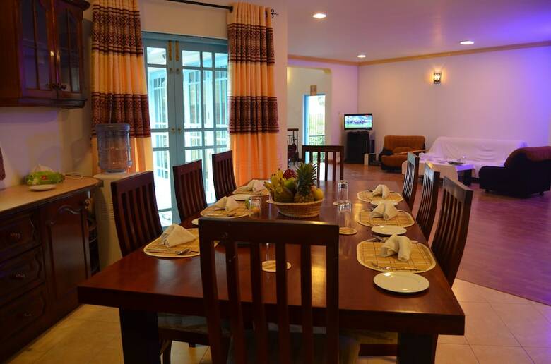 Hotel Golden Grove Villa