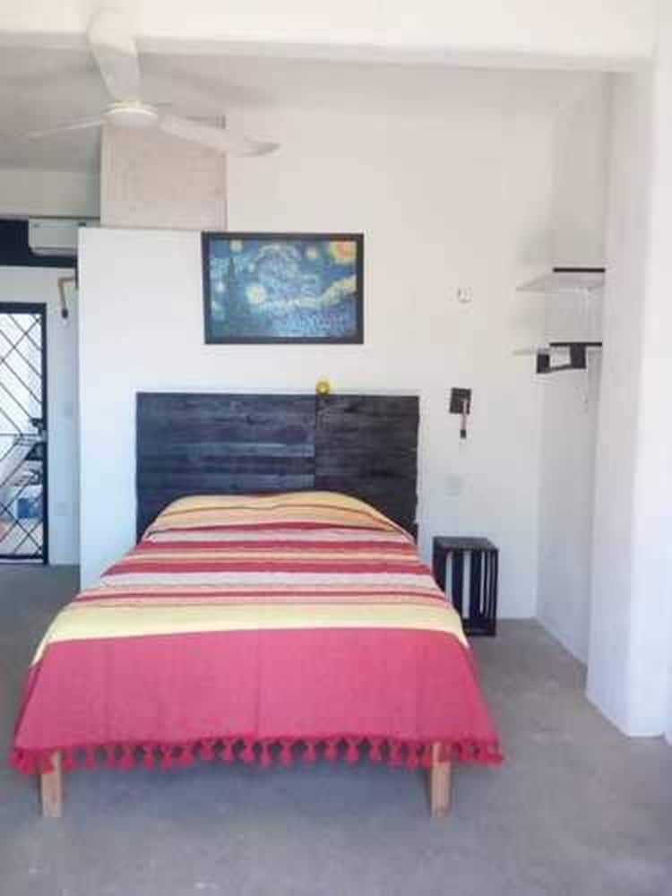 Apartamentos Oceano Y Luna Condos