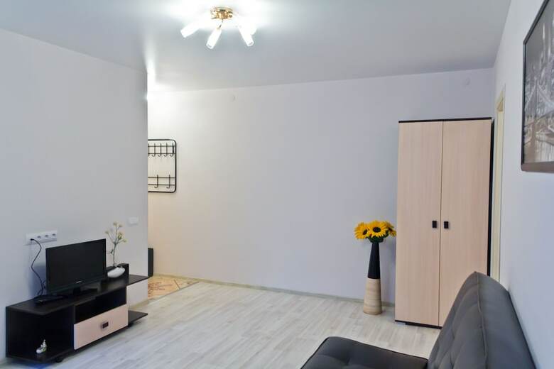 Apartment Allis-hall On Malysheva 73a