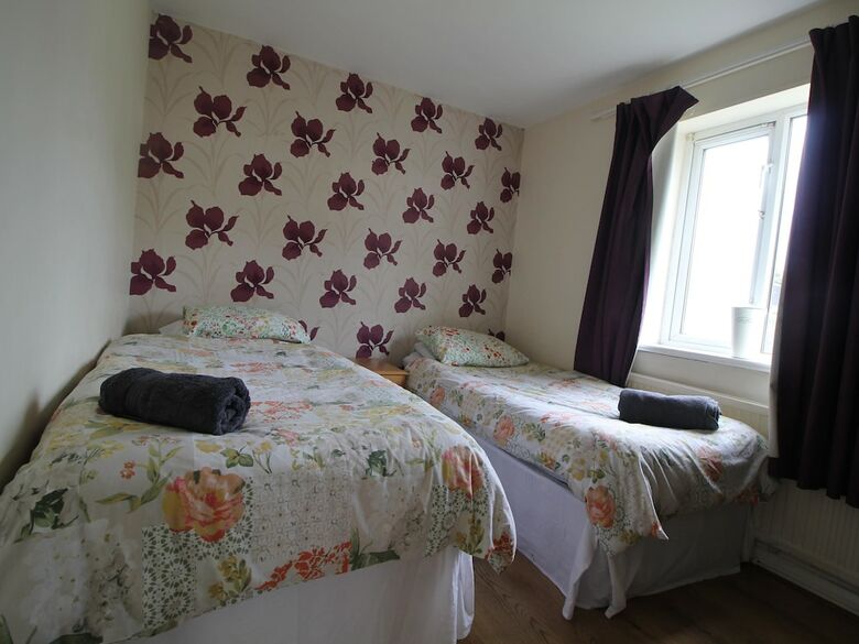 Green Meadow 2 Bed Apartment By Cardiff Holiday Homes