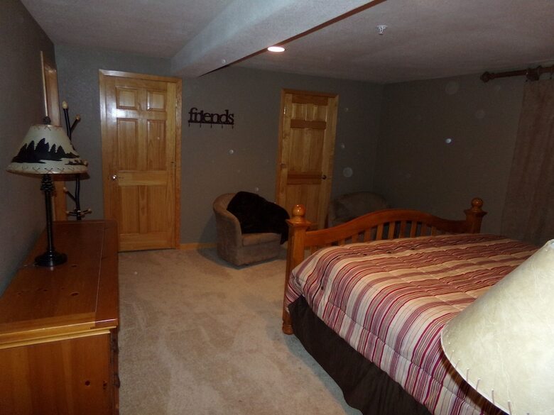 Prospector Village 5 Bed 4 Bath