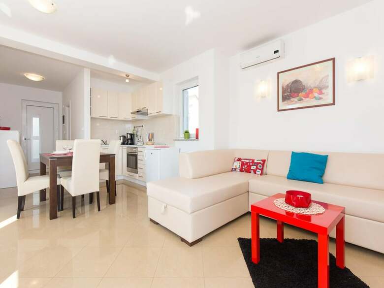 Apartments Josip Near The Beach