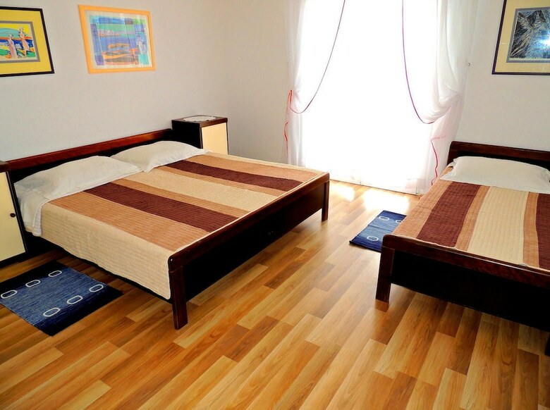 Apartments Nikolina