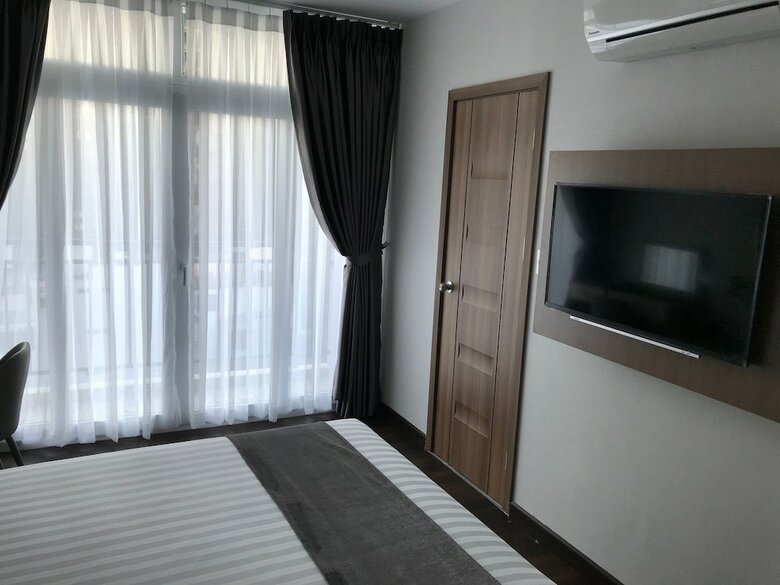 Hotel Emerald Central