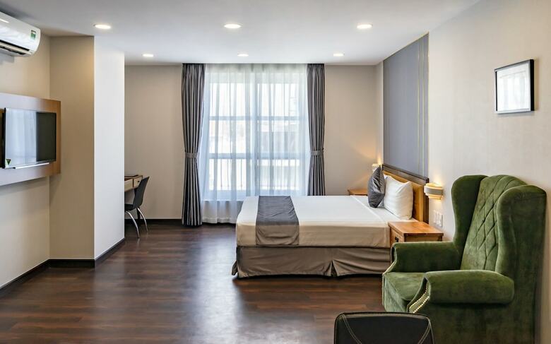 Hotel Emerald Central