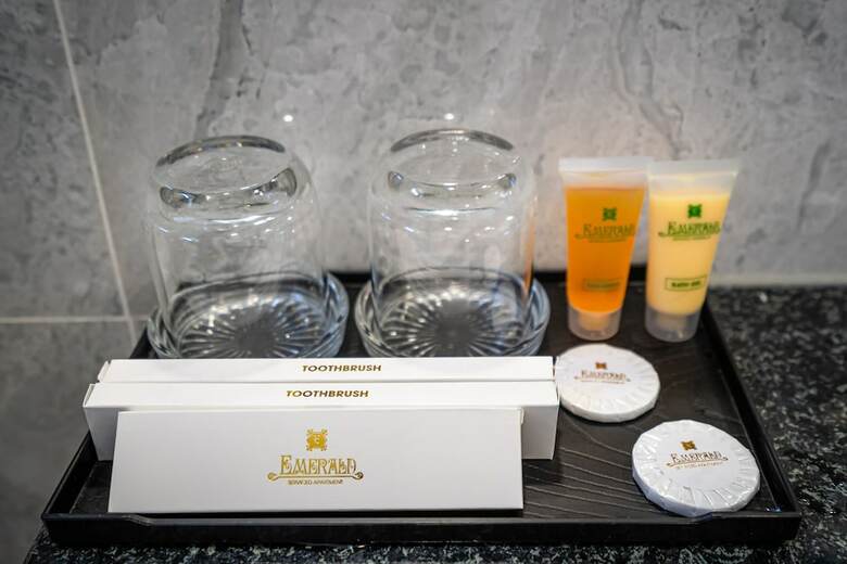 Hotel Emerald Central