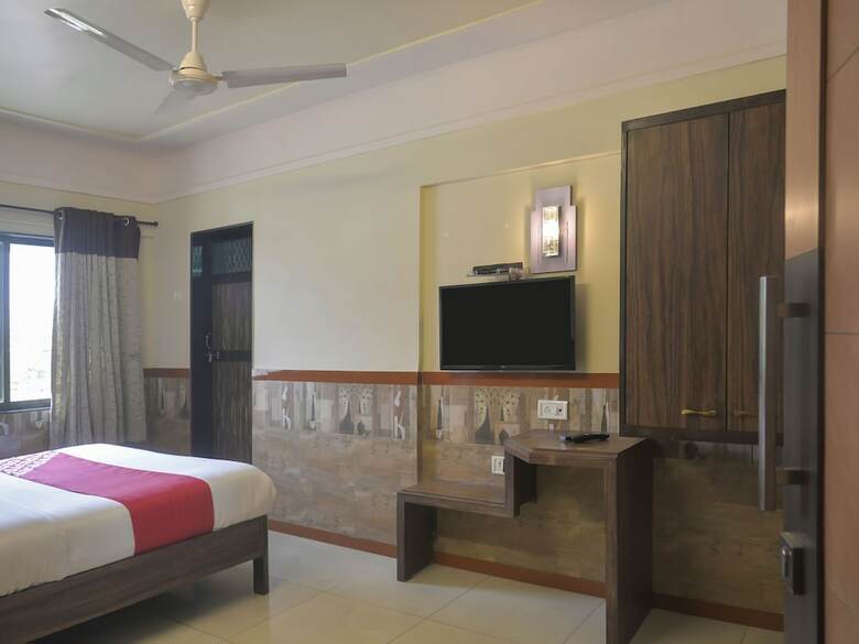 Hotel Oyo 18615 Jaya Mahal