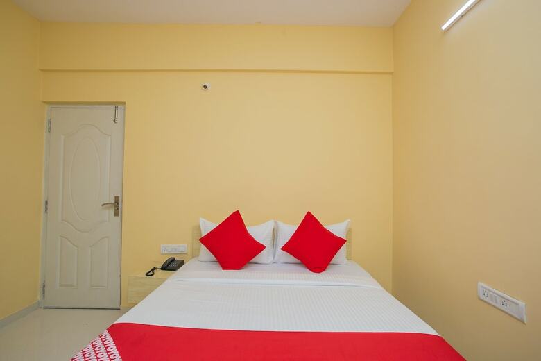 Hotel Oyo 10522 Varcity Emerald