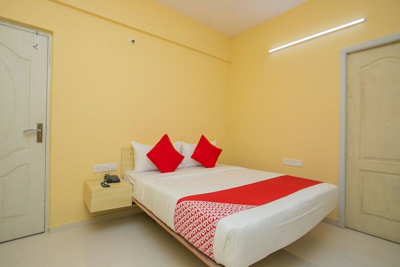 Hotel Oyo 10522 Varcity Emerald