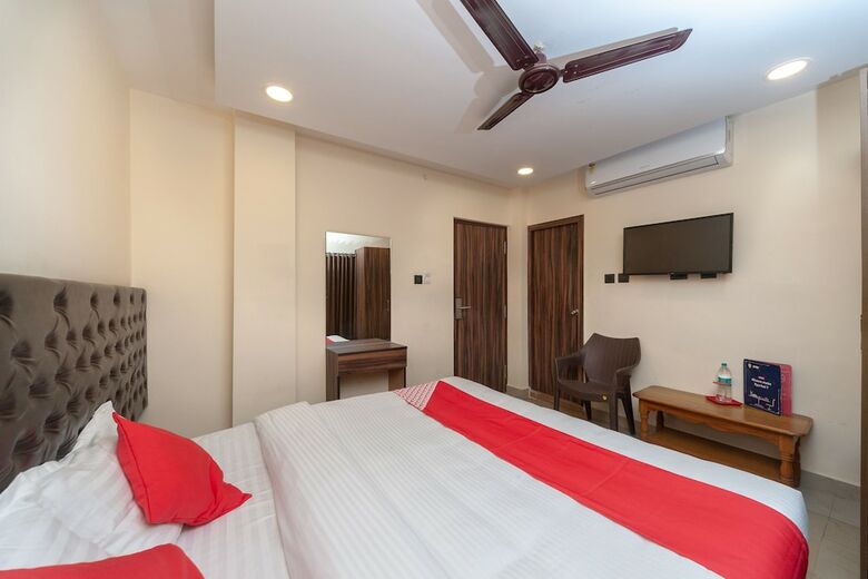 Oyo 24305 Hotel Lions India