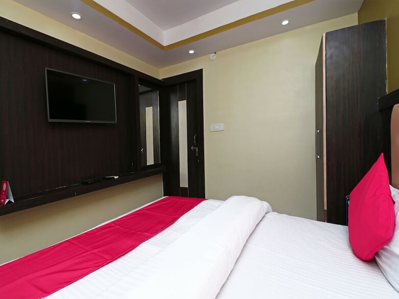 Oyo 15169 Hotel Rk Inn
