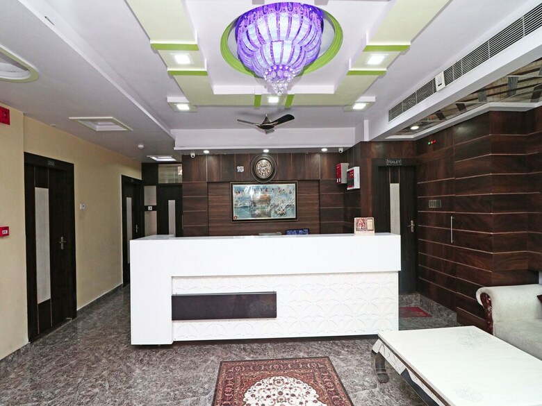 Oyo 15169 Hotel Rk Inn