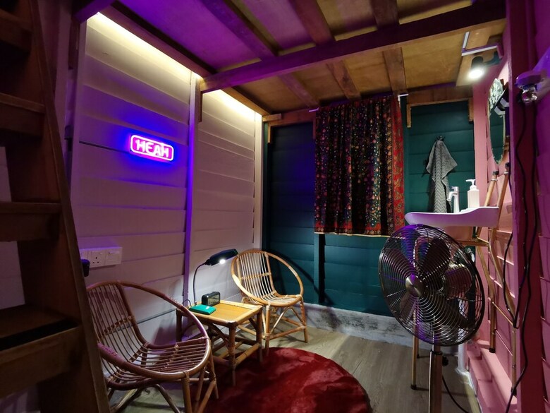 Hostal Heahtitude