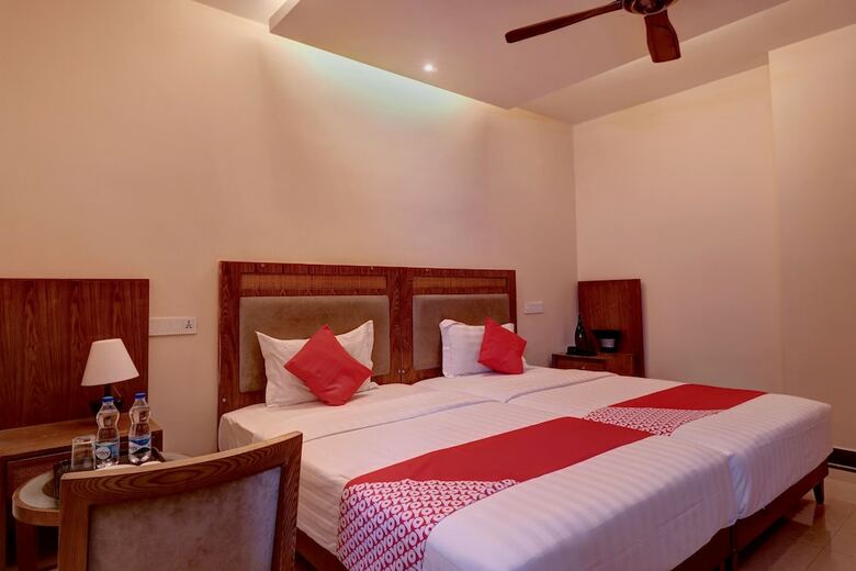 Hotel Oyo 24132 Genx