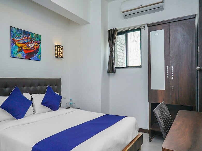 Hotel Oyo 24491 Silverkey Kharadi