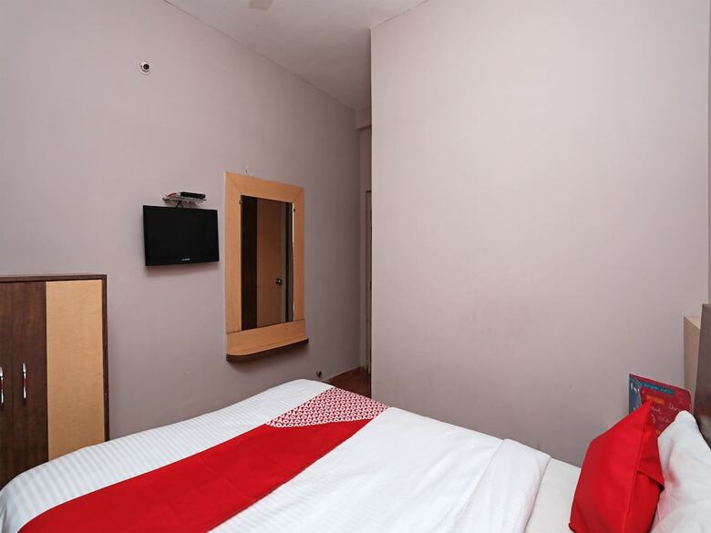 Oyo 6274 Hotel Janaki Residency