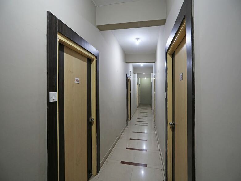 Oyo 6274 Hotel Janaki Residency