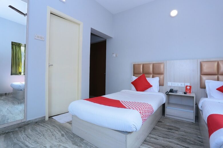 Oyo 16910 Hotel Prince Palace
