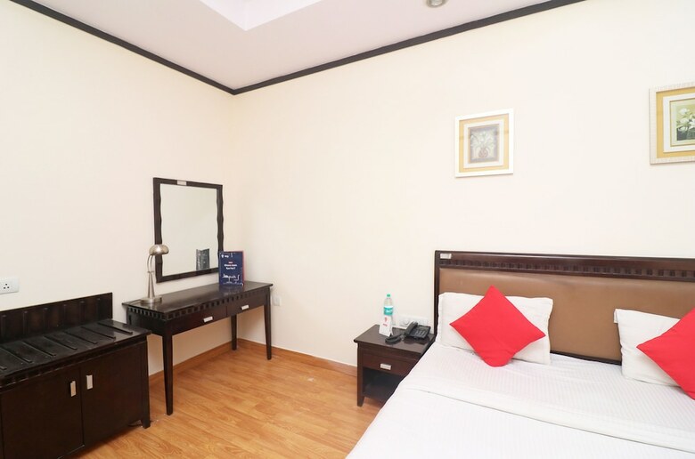 Hotel Oyo 24624 Kaycee Residency