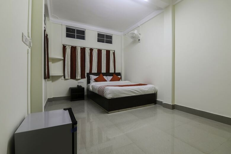 Hotel Oyo 18759 Nirvana Guest House
