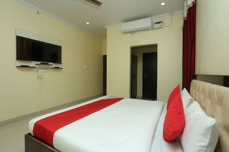 Hotel Oyo 16995 Sr Blessings