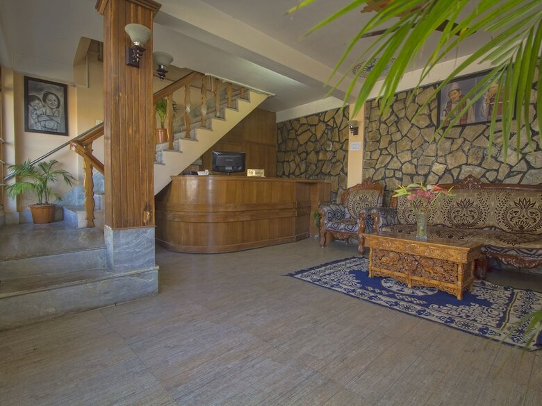 Hotel Oyo 23409 Lama Dhim