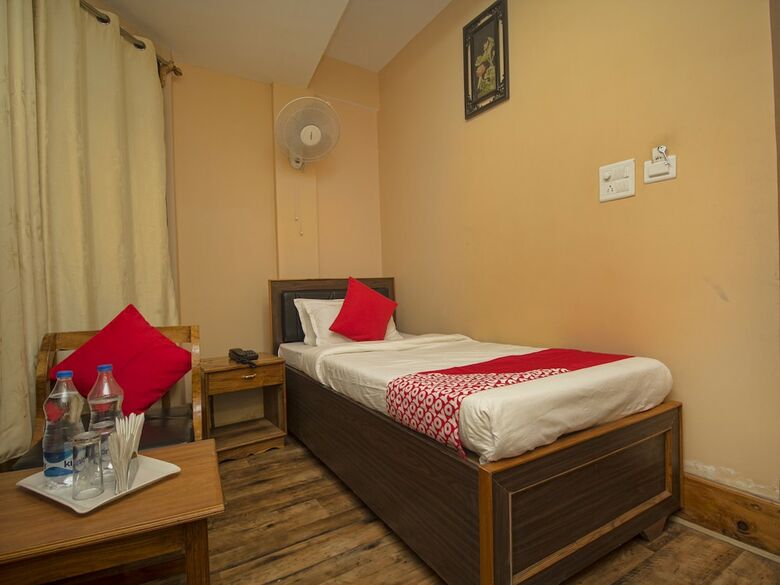 Hotel Oyo 23409 Lama Dhim