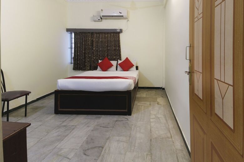 Hotel Oyo 24392 Flagship Damodar Inn