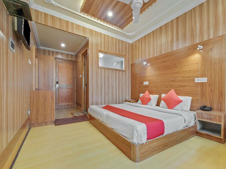 Oyo 6112 Hotel Snow Palace