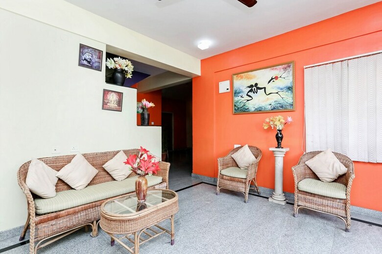 Hotel Oyo 24195 Jasmine Suites