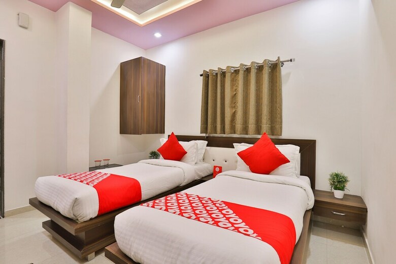 Oyo 22374 Hotel Navjivan